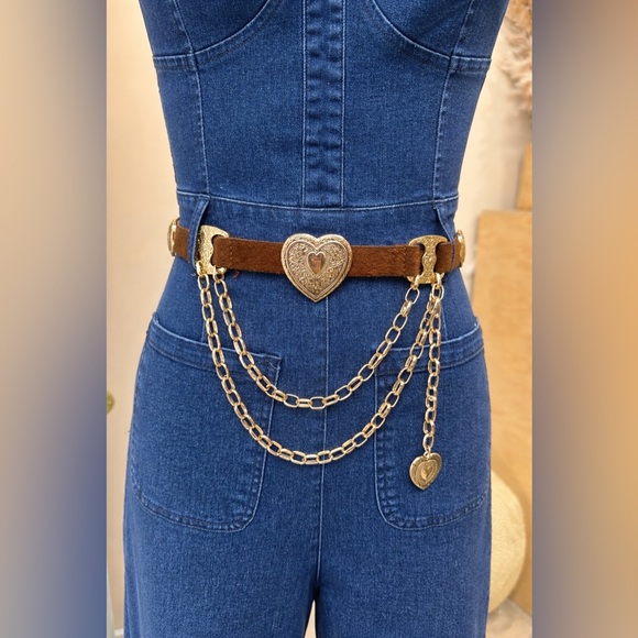 Brown Cowhide Gold Heart Concho Chain Belt – Western Drape Statement Accessory - Picture 2 of 3